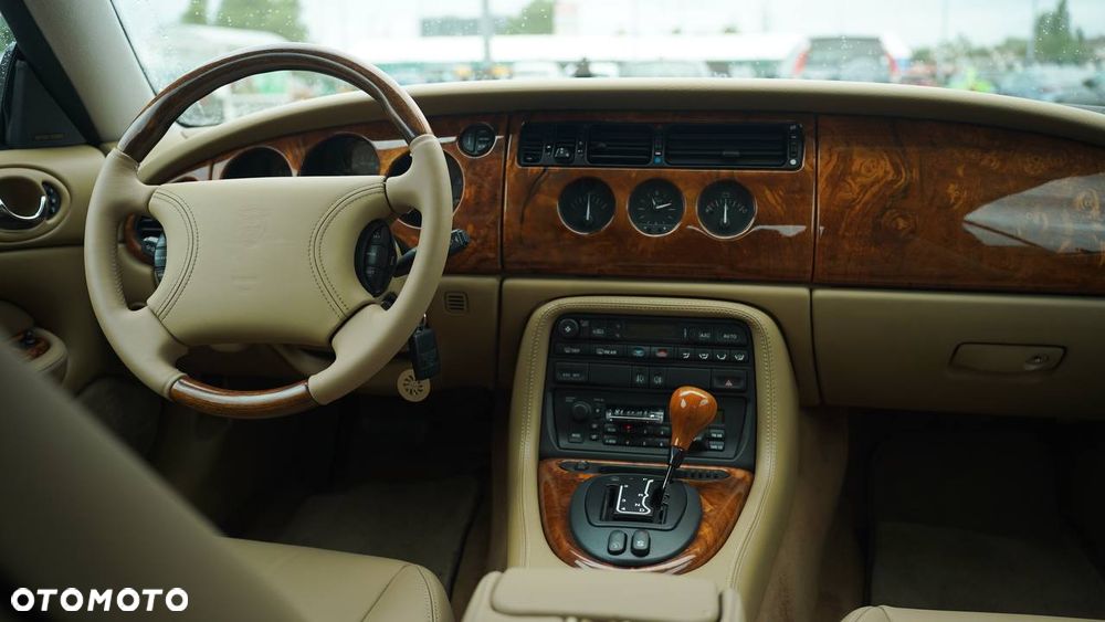 Jaguar XK8 - 11