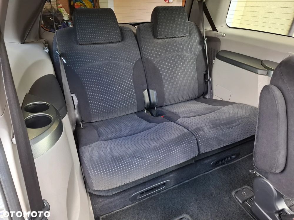 Mitsubishi Grandis 2.0 DI-D Invite - 8