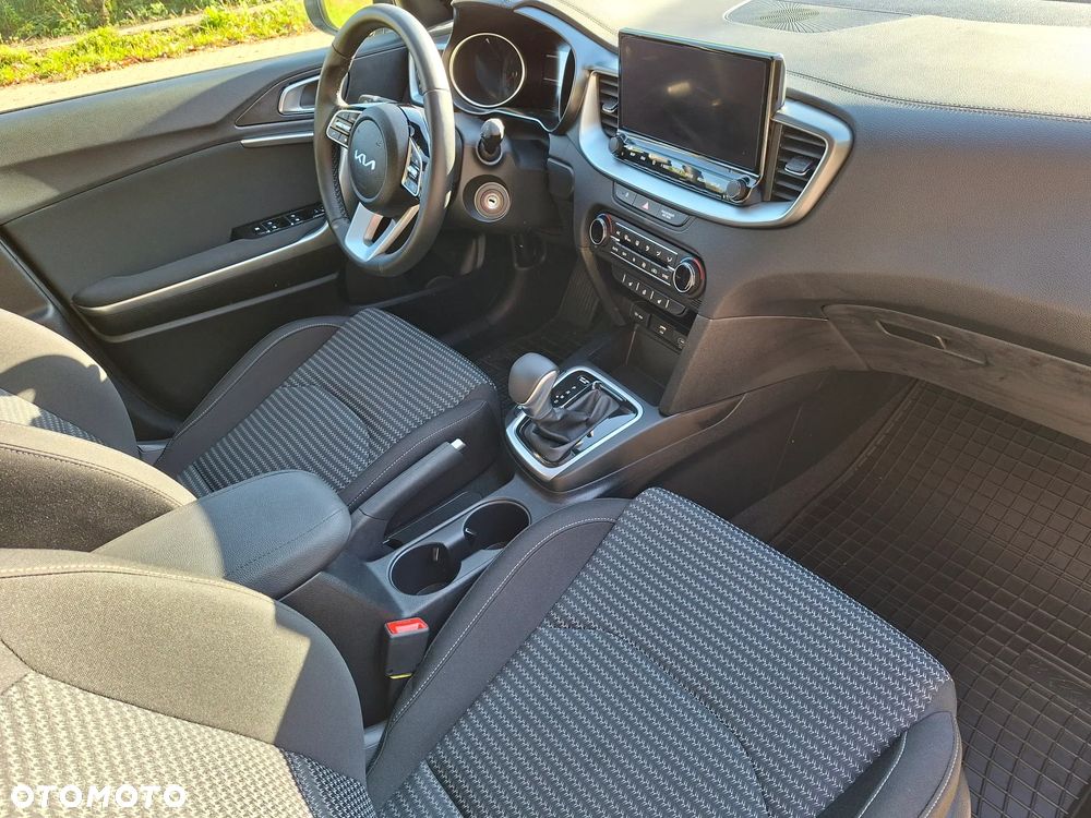 Kia XCeed - 11