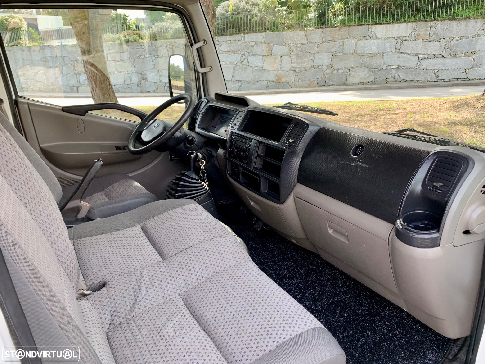 Nissan Cabstar / 6 lugares - 8