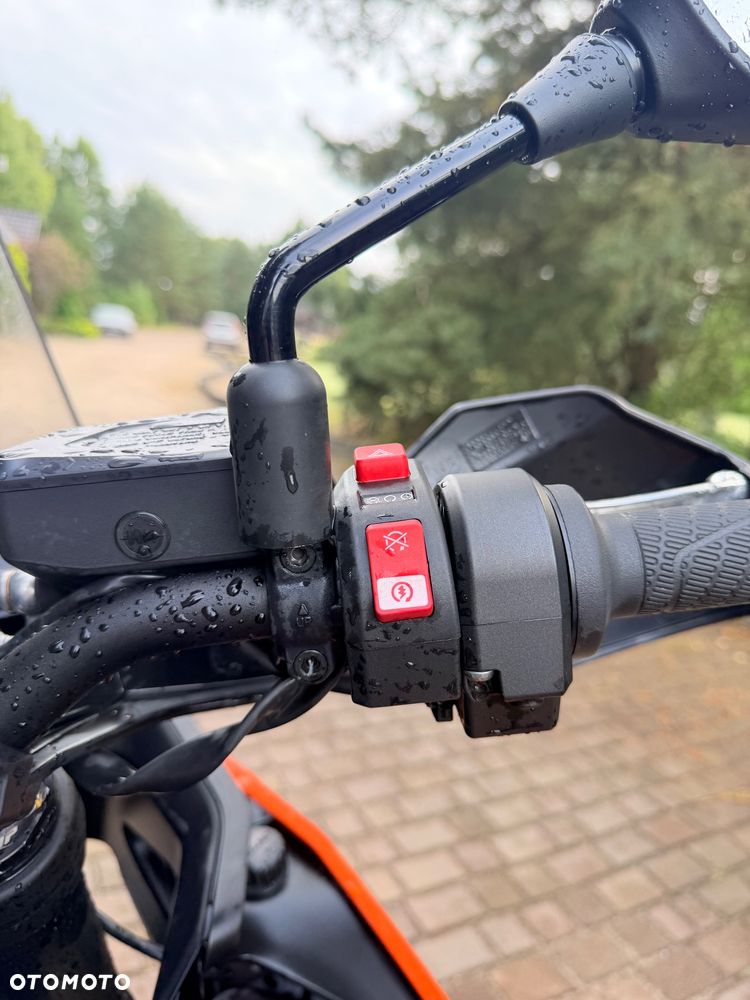 KTM Adventure 890 - 15