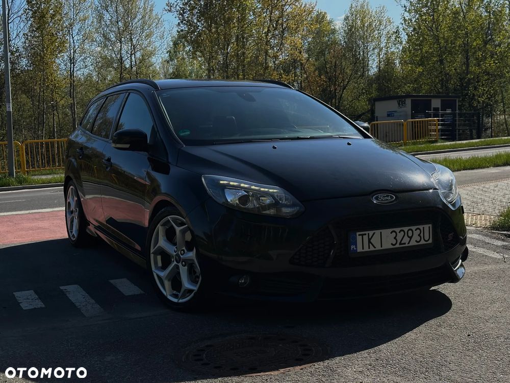 Ford Focus 2.0 EcoBoost ST mit Leder-Sport-Paket - 8