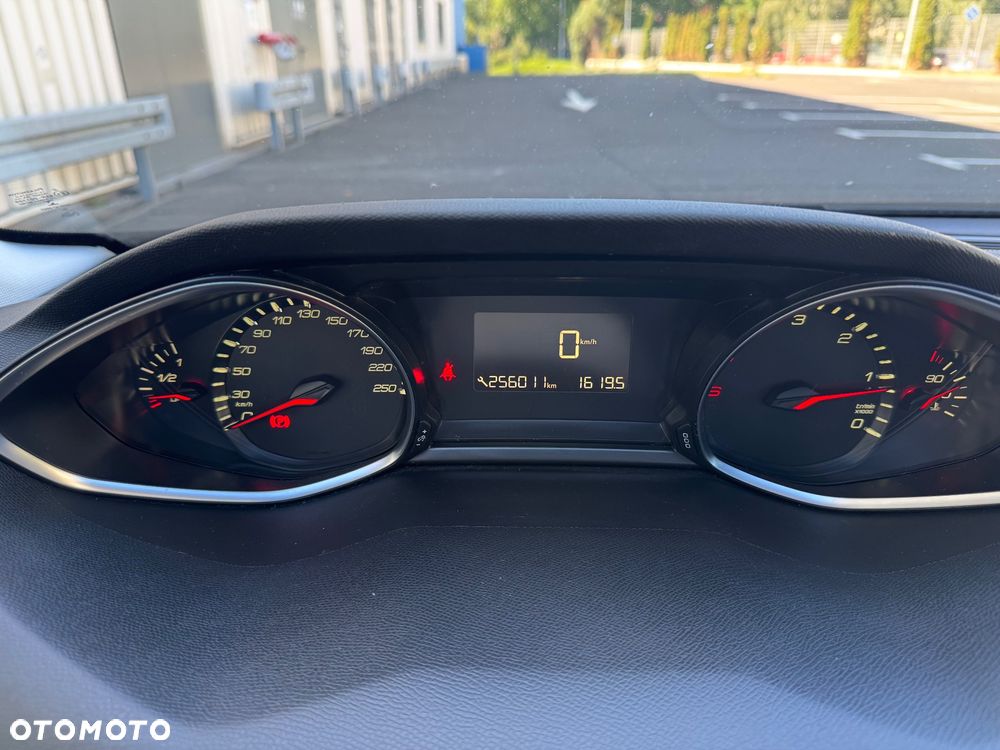 Peugeot 308 1.6 BlueHDi Business Line S&S - 18