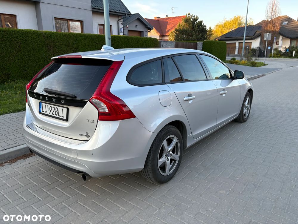 Volvo V60 T3 Kinetic - 6