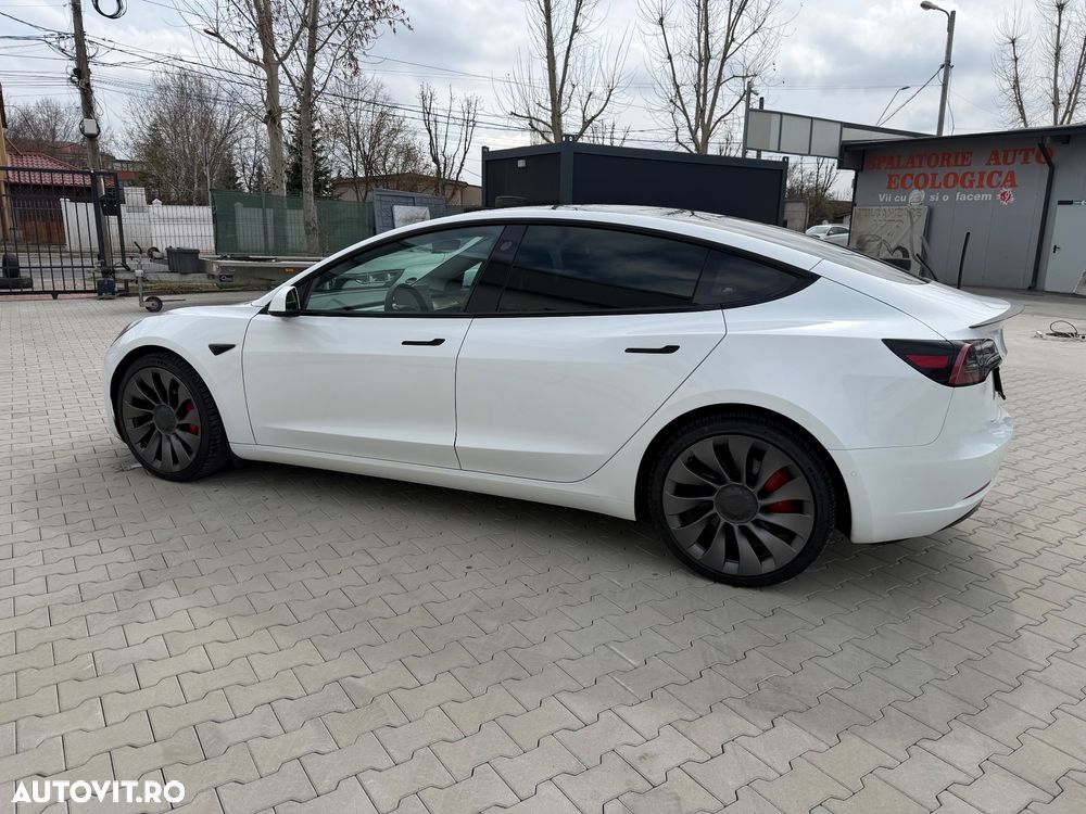 Tesla Model 3 - 5