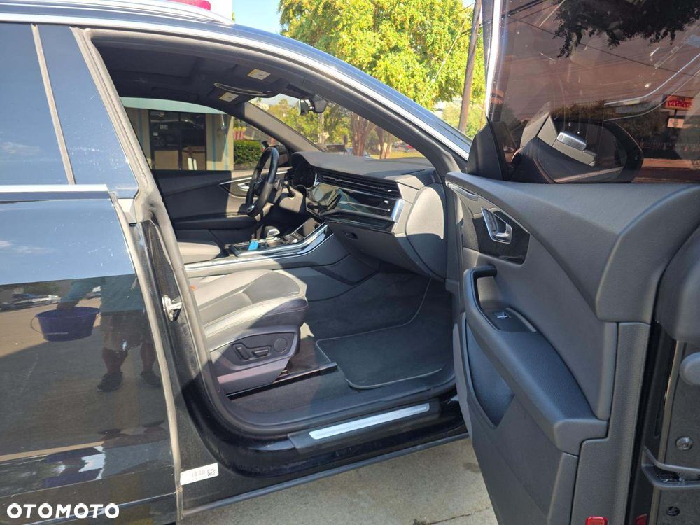 Audi Q8 55 TFSI quattro tiptronic - 10