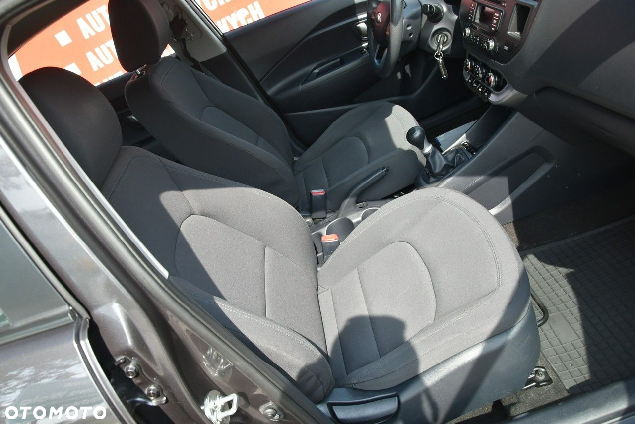 Kia Rio - 24