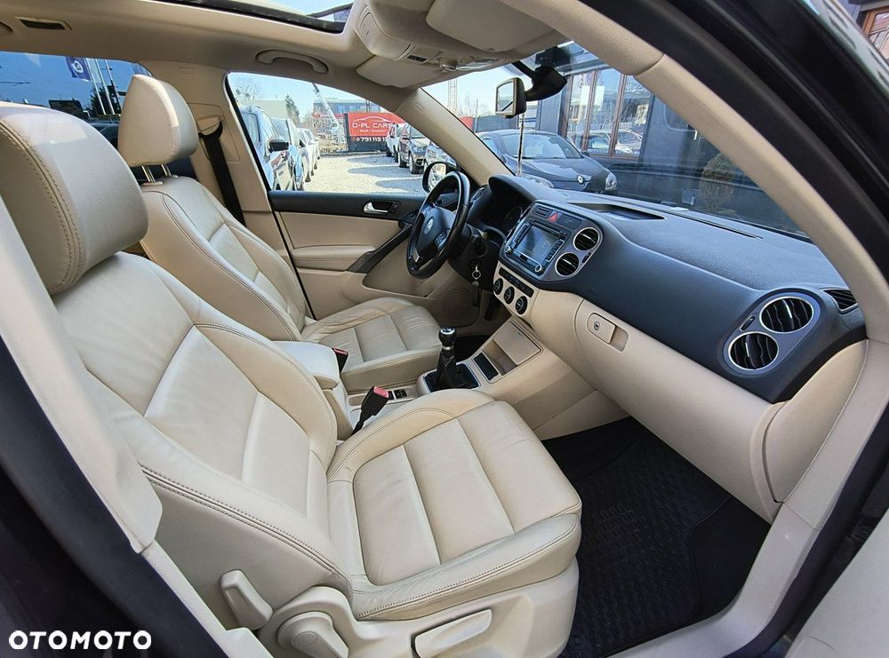 Volkswagen Tiguan 2.0 TDI DPF 4Motion BlueMotion Technology Exclusive - 19