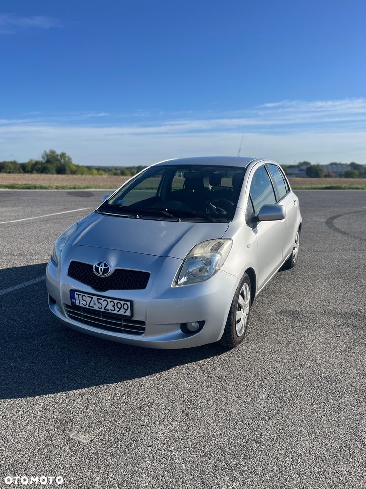 Toyota Yaris - 1