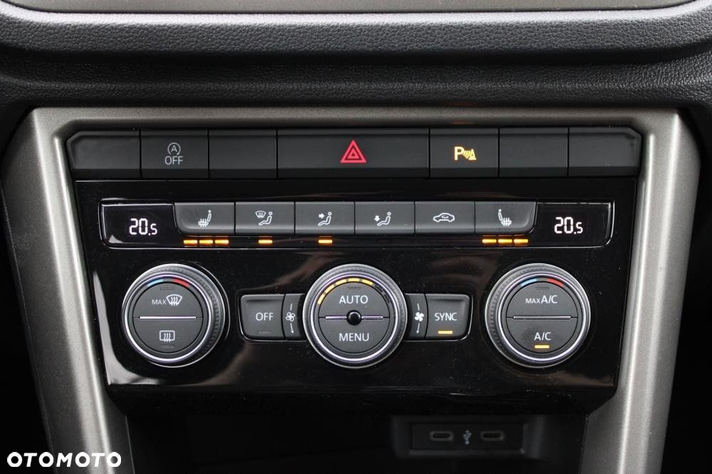 Volkswagen T-Roc - 26