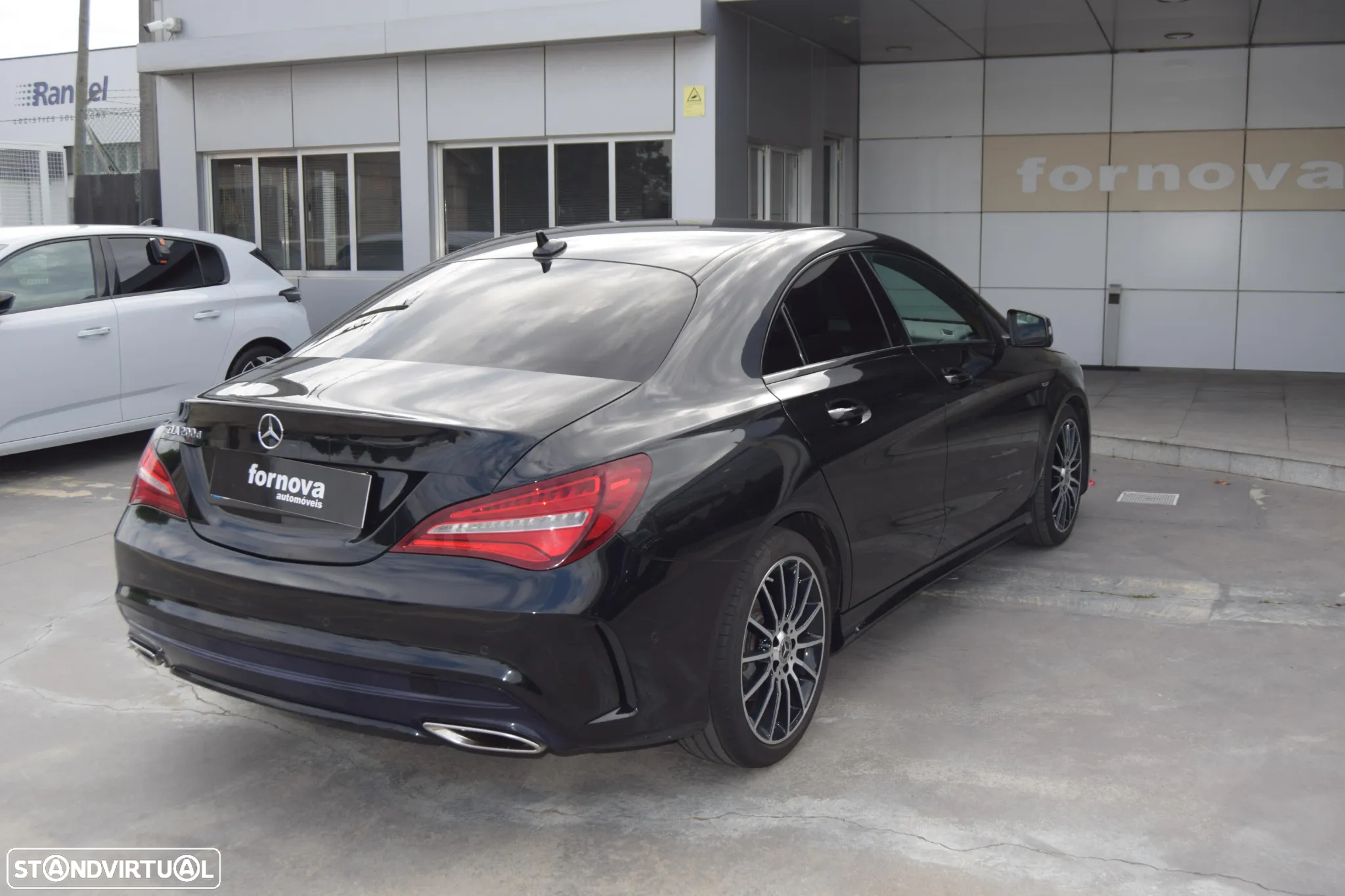 Mercedes-Benz CLA 200 d AMG Line - 4