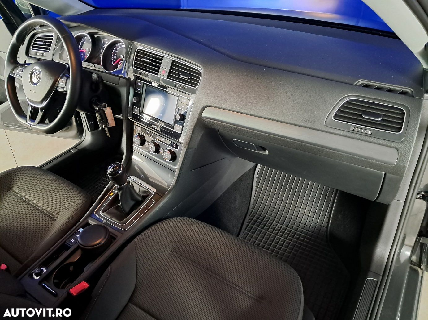 Volkswagen Golf - 17