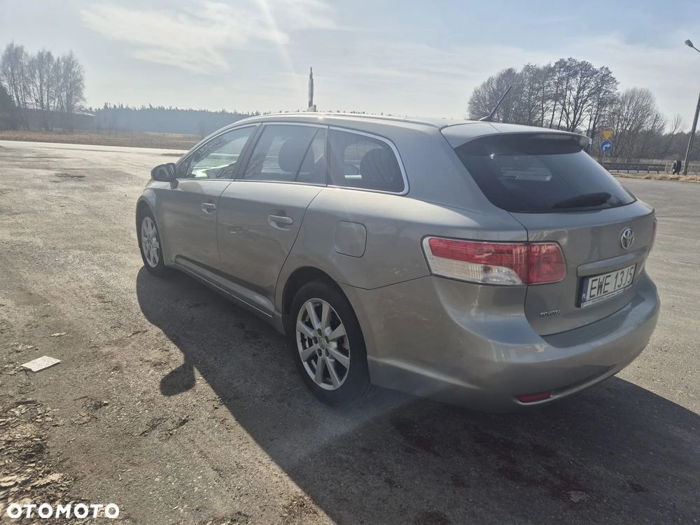 Toyota Avensis 2.0 D-4D Sol - 3