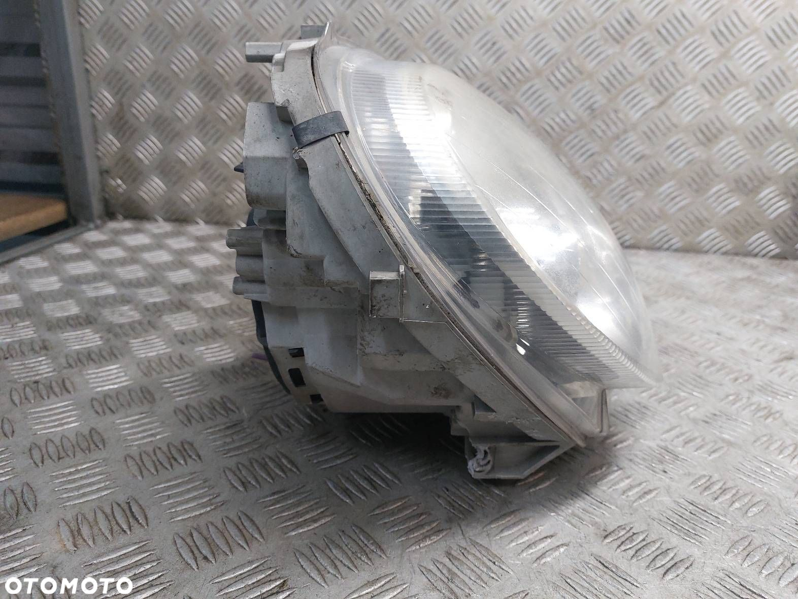 LAMPA PRAWY PRZÓD MERCEDES-BENZ W203 C180 2038201859 1307329088 - 8