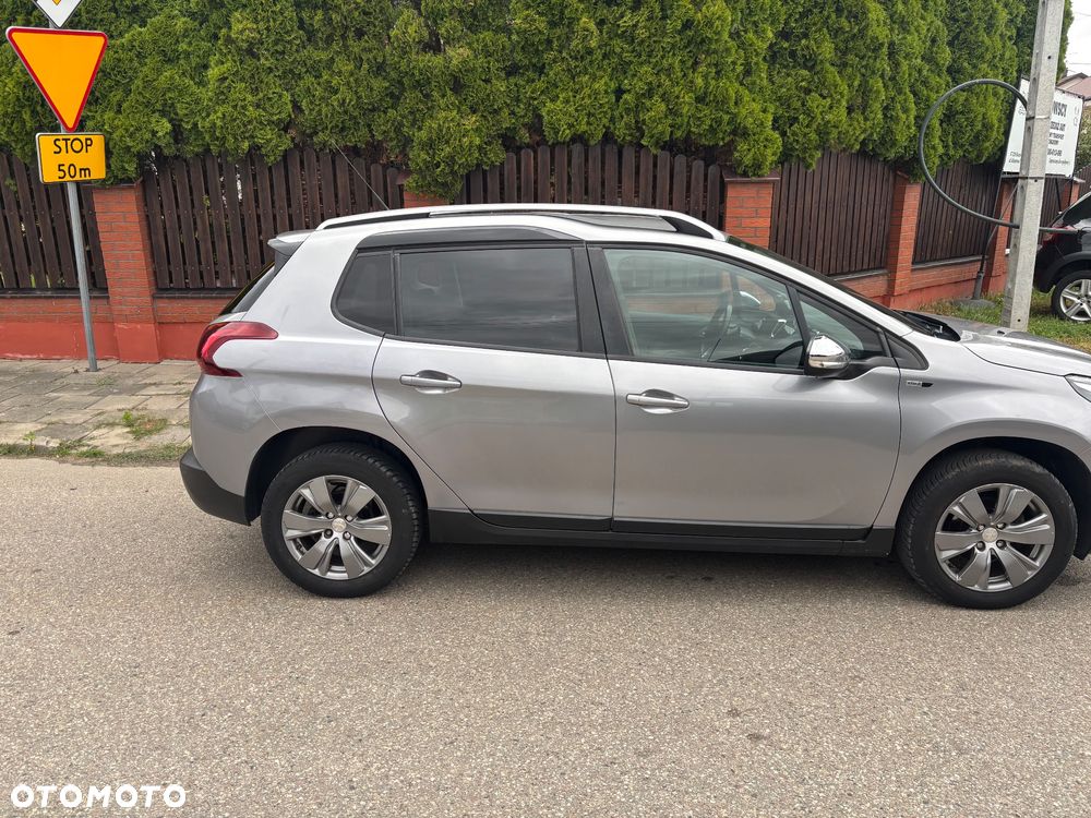 Peugeot 2008 BlueHDi 100 STOP & START Style - 4