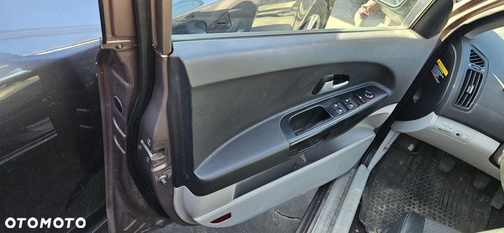 KIA CEED I 06-09 1.6 CRDI - RADIOODTWARZACZ - 27