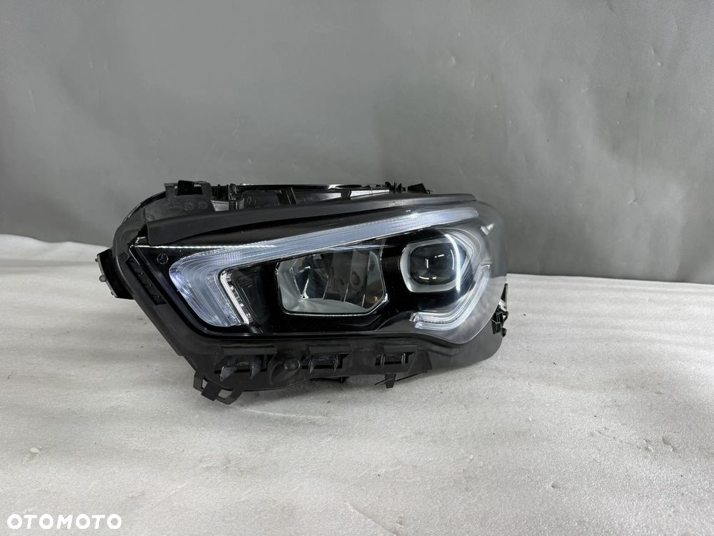 Reflektor Przód strona lewa Mercedes-Benz CLA W118 A118 PERFORMANCE - 1