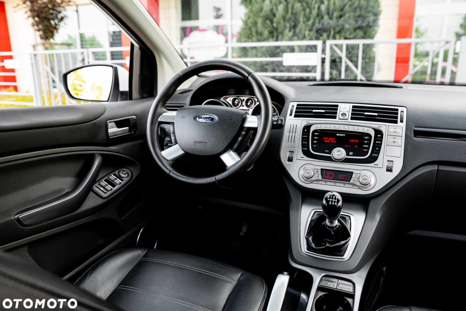 Ford Kuga 2.0 TDCi 4x4 Titanium - 25