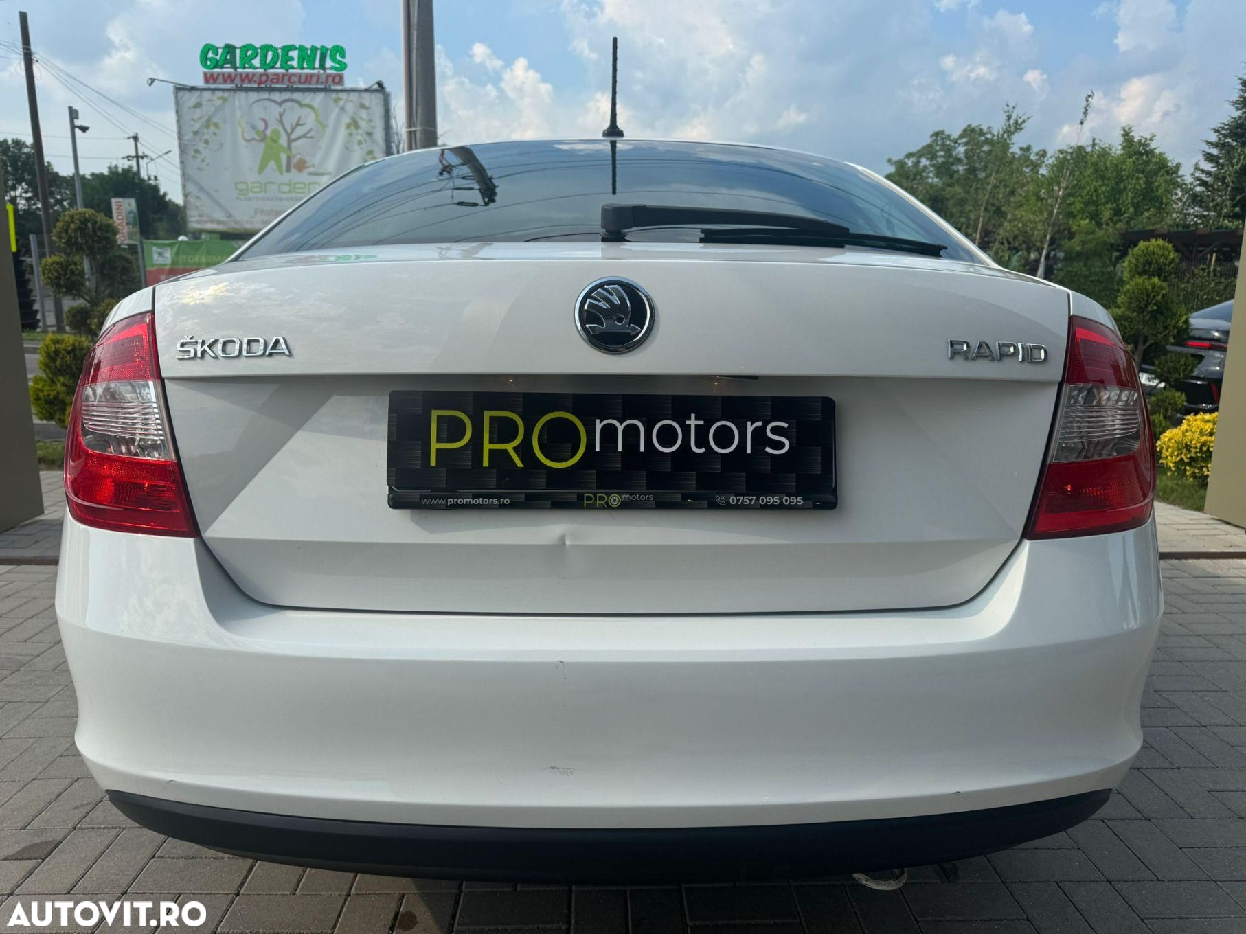 Skoda RAPID - 12