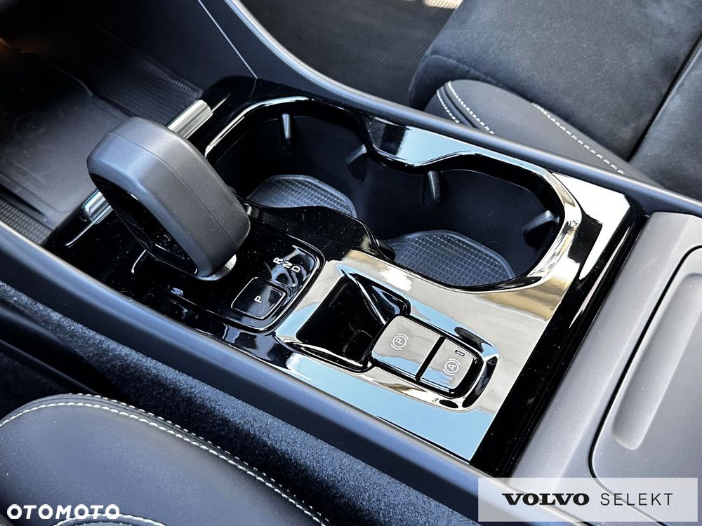 Volvo XC 40 - 24