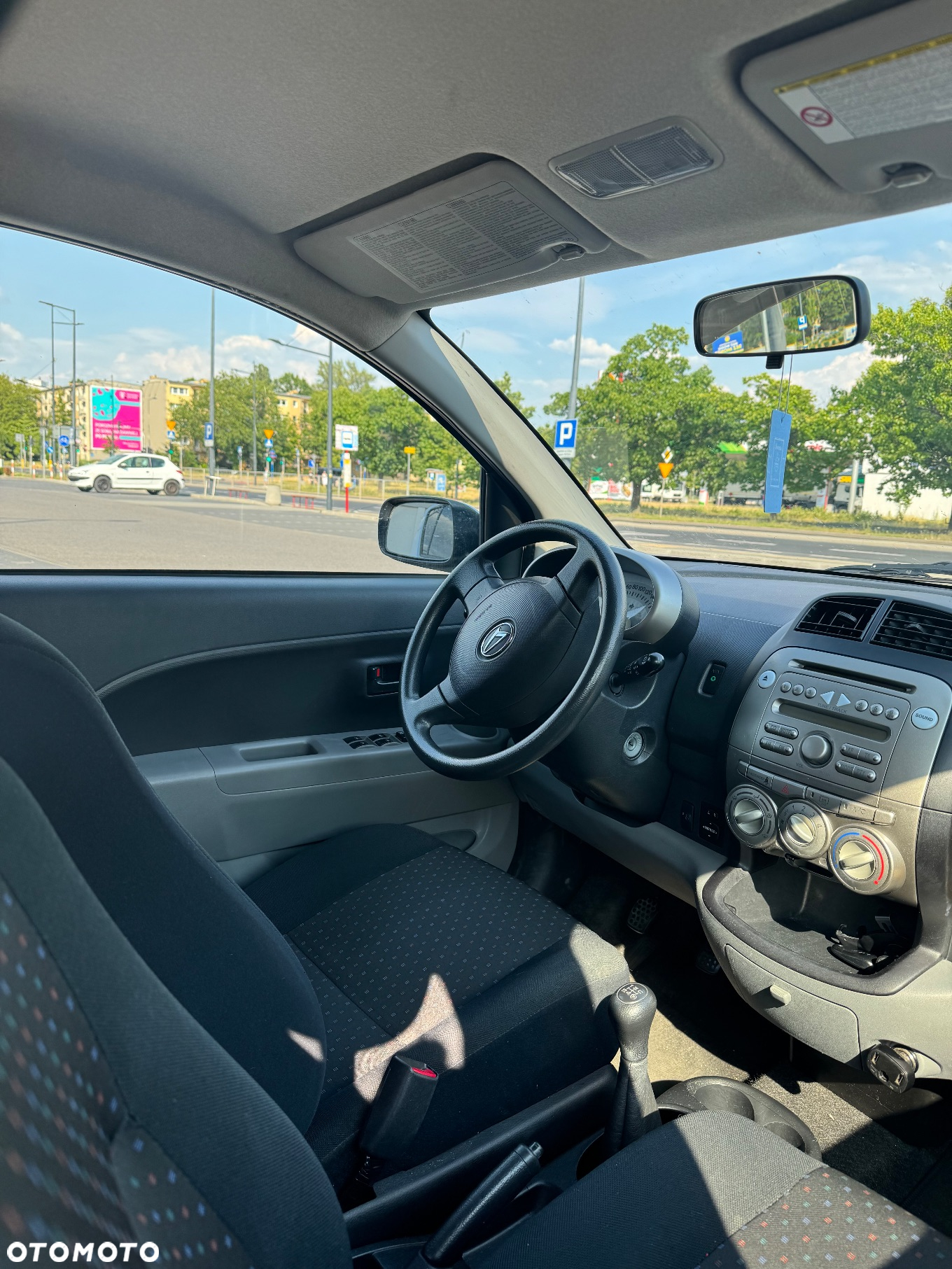 Daihatsu Sirion 1.0 - 9