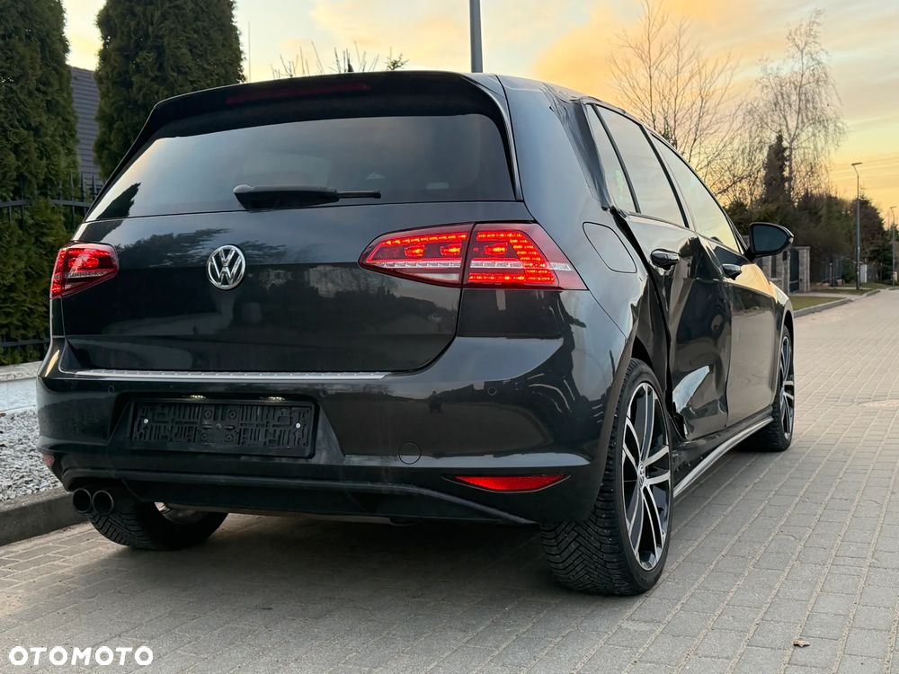 Volkswagen Golf - 8