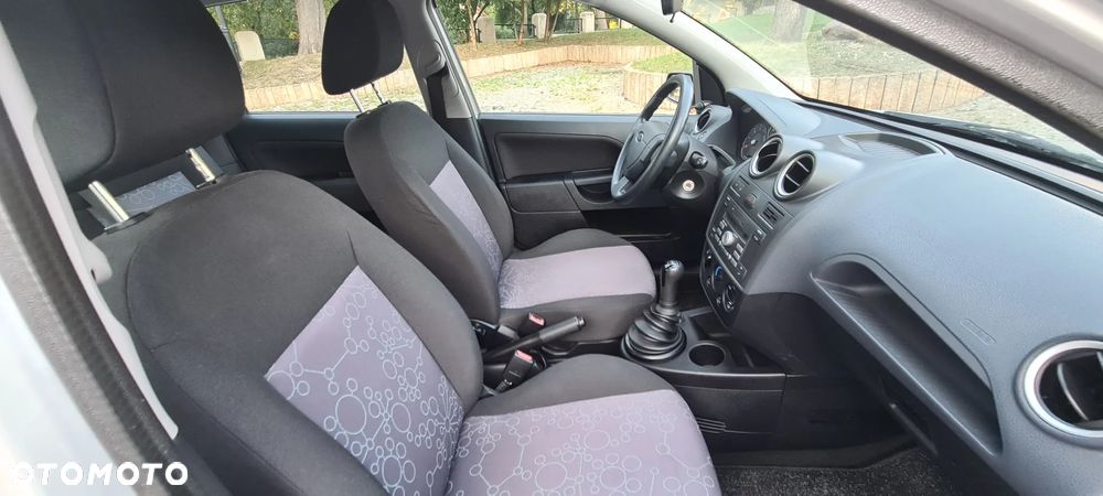 Ford Fiesta 1.4 Style - 21