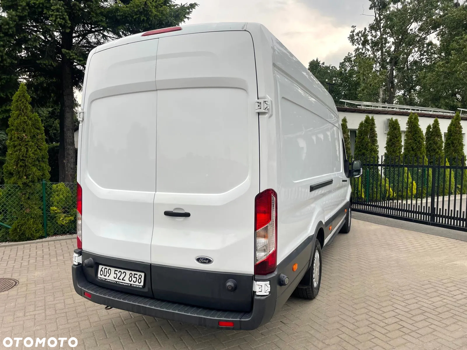 Ford Transit - 12