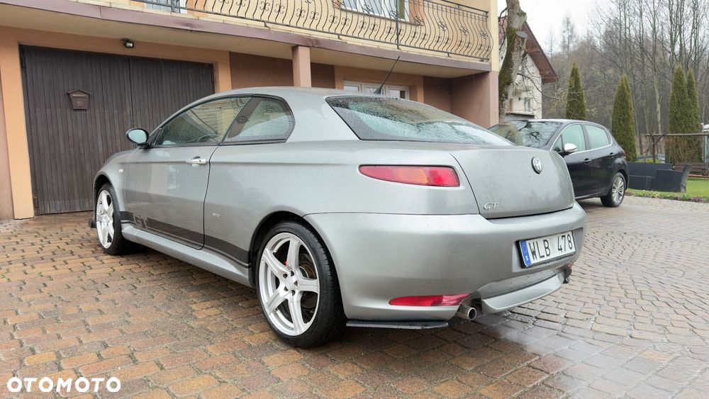 Alfa Romeo GT 2.0 JTS Distinctive Sportiva - 3