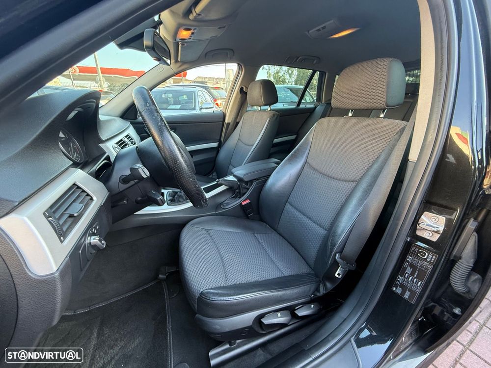 BMW 318 d Sport - 13