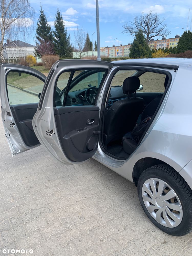 Renault Clio - 8