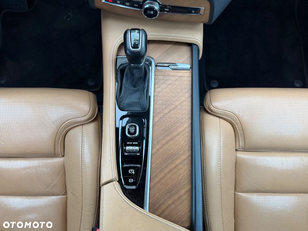 Volvo XC 90 D5 AWD Inscription 7os - 25