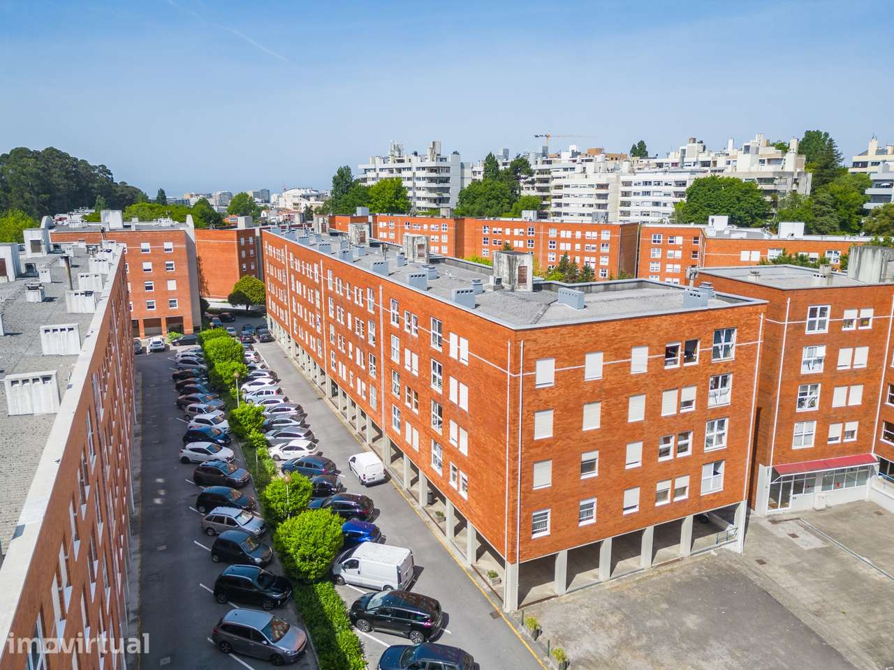 T2 Renovado na Senhora da Hora | Último Piso | Excelente Localização - Grande imagem: 2/44