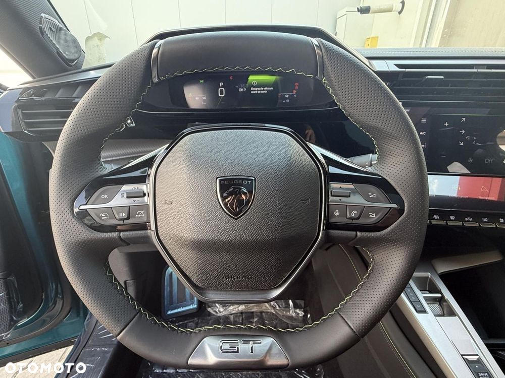 Peugeot 408 - 16