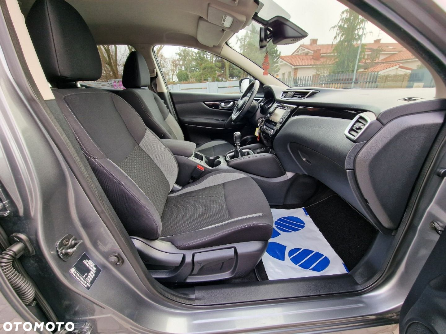 Nissan Qashqai - 25