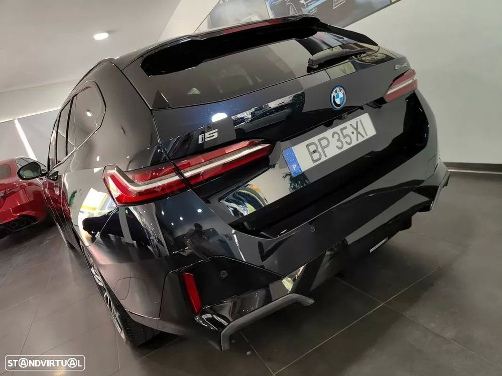 BMW i5 Touring eDrive40 - 27
