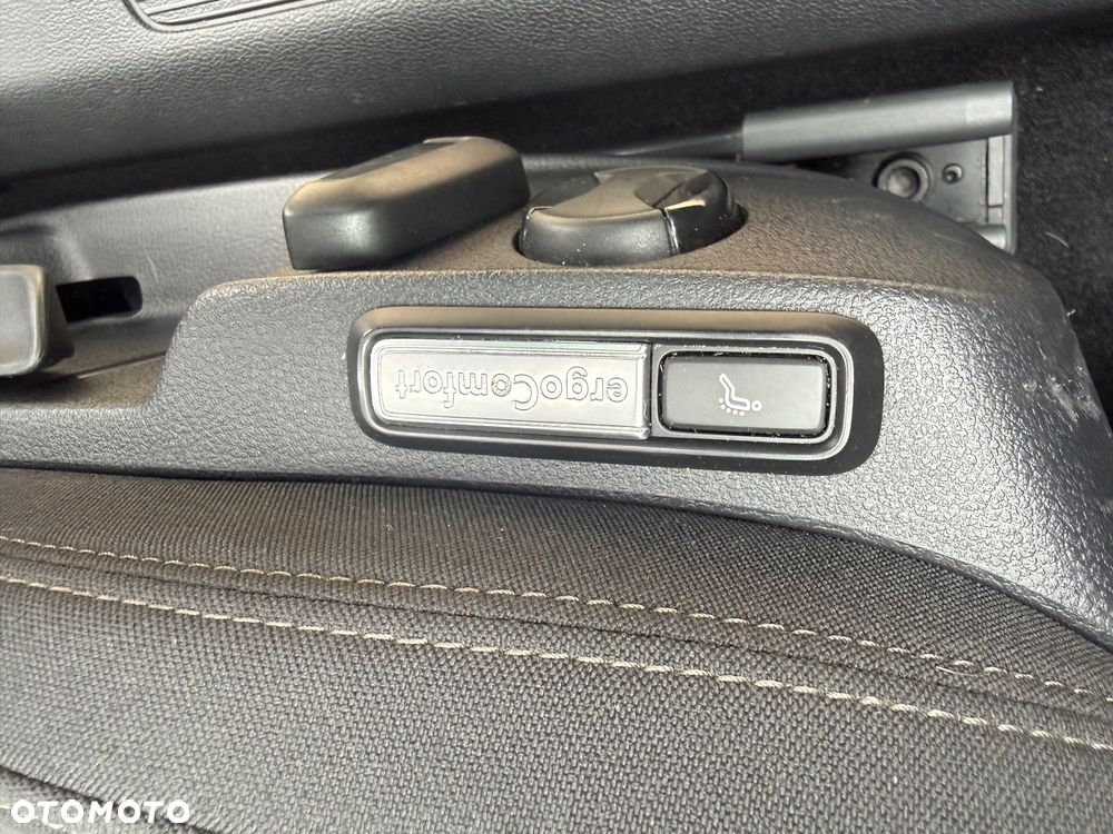 Volkswagen Passat 2.0 TDI SCR Business - 19