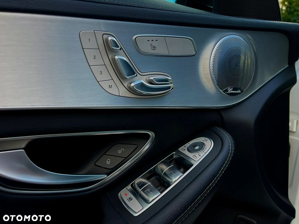 Mercedes-Benz Klasa C AMG 43 4Matic 9G-TRONIC - 18