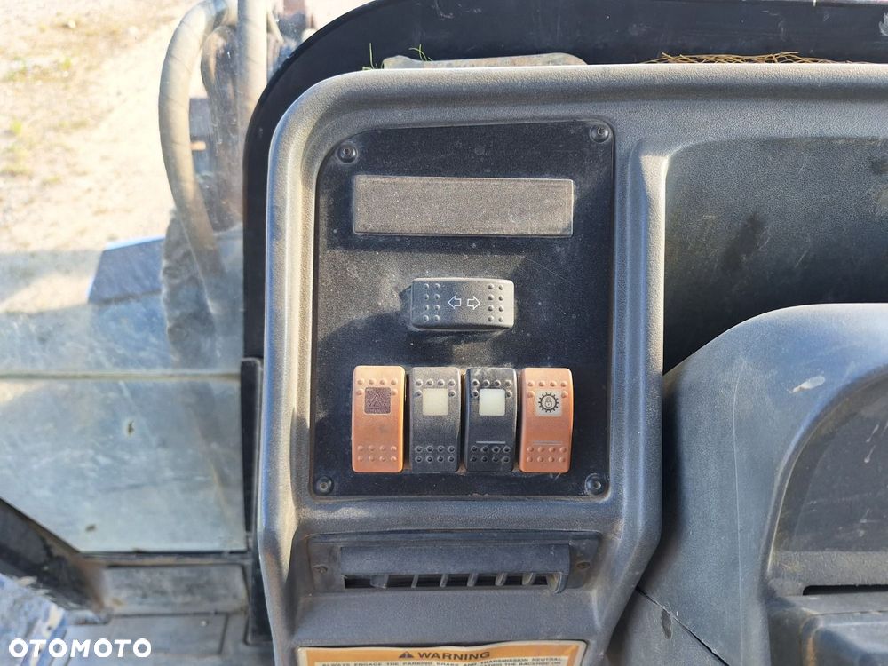 Caterpillar 428 C 4X4 - 11