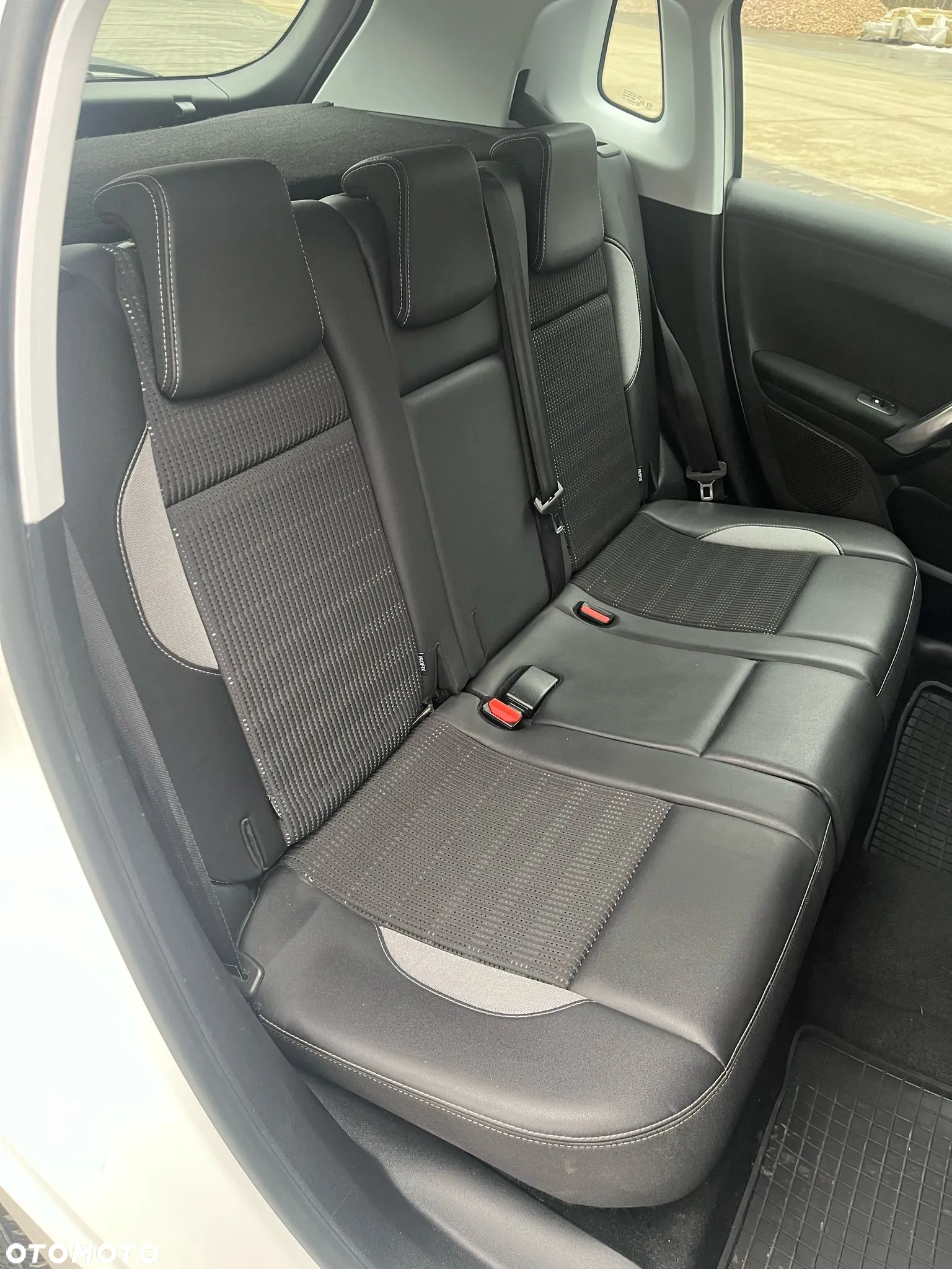 Peugeot 2008 1.2 Pure Tech Style EU6 - 19