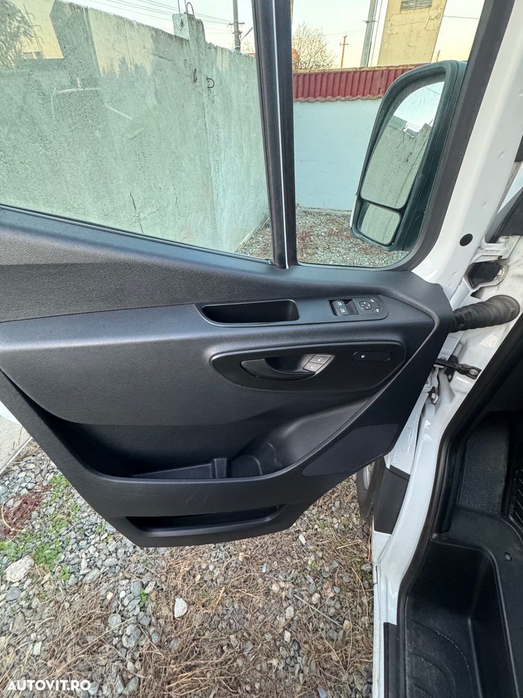 Mercedes-Benz Sprinter - 6