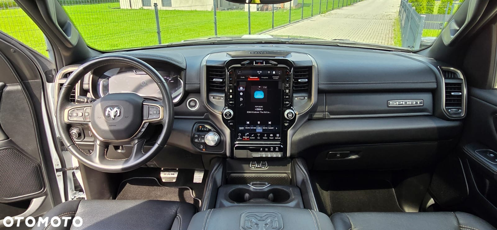 RAM 1500 Crew Cab Sport - 14