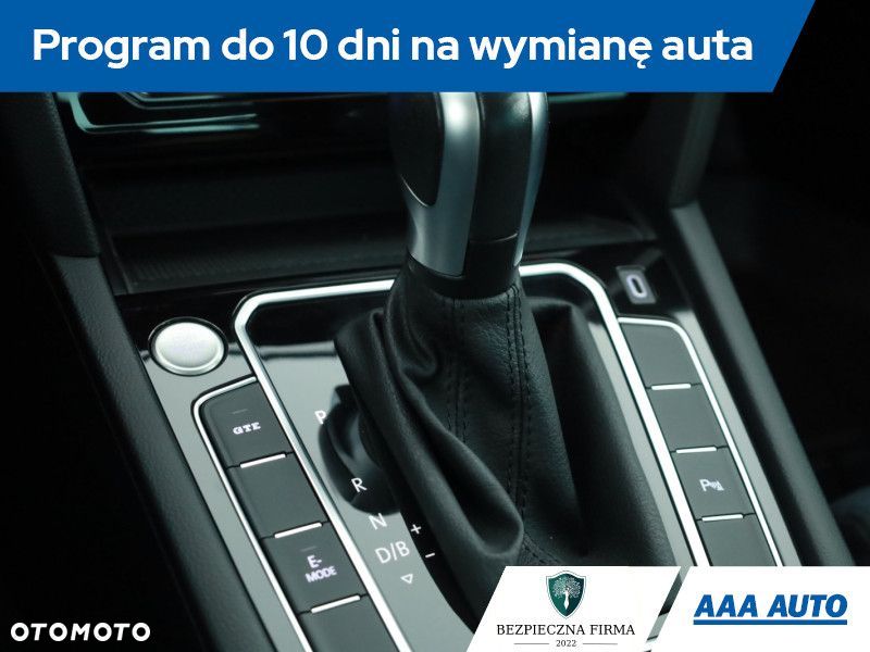 Volkswagen Passat - 20