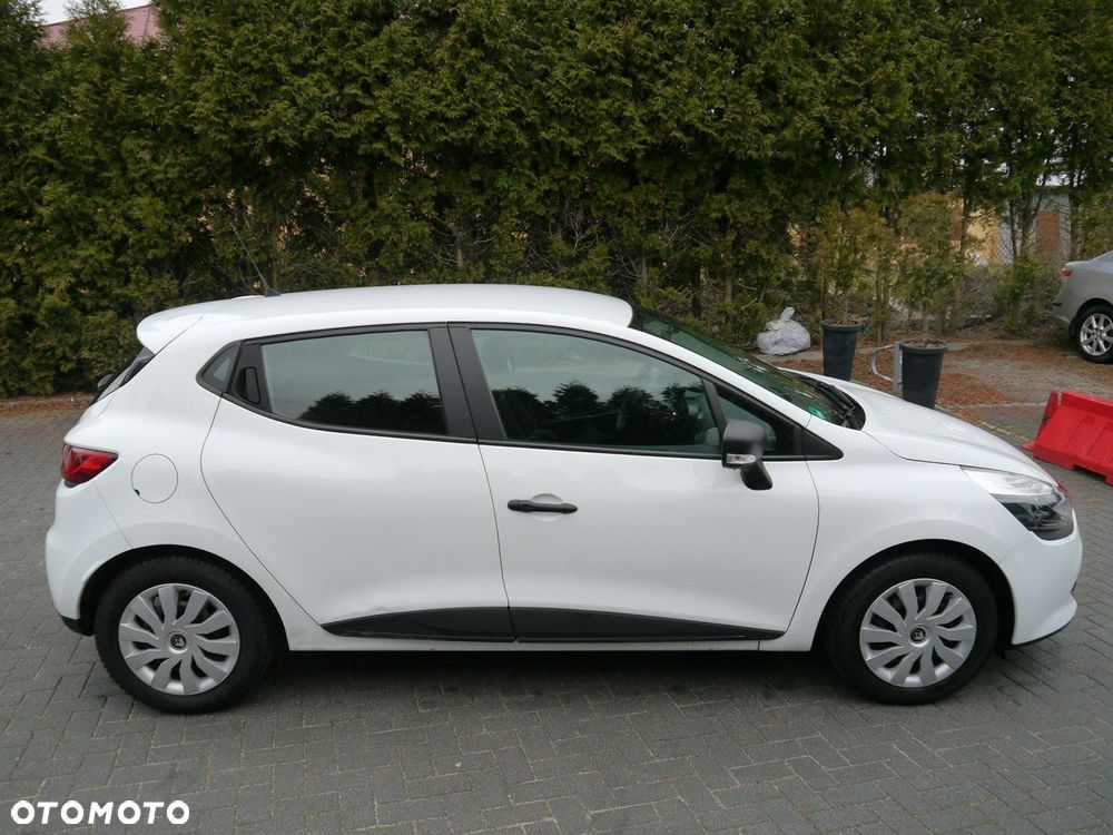 Renault Clio 1.2 16V Authentique - 11