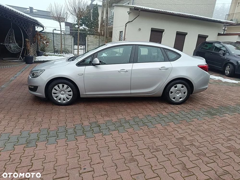 Opel Astra 1.6 Cosmo - 8