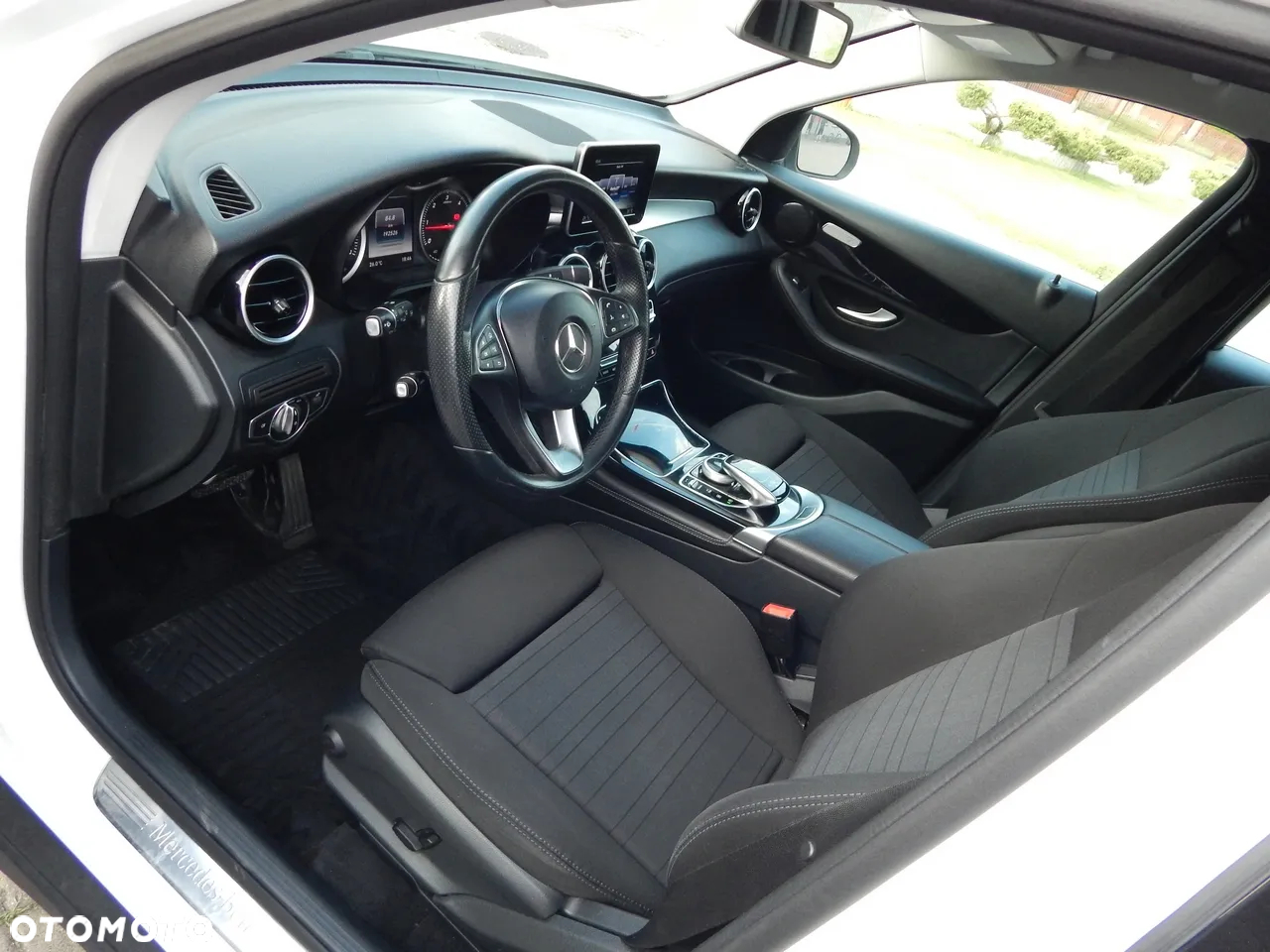 Mercedes-Benz GLC 220 d 4Matic 9G-TRONIC - 12