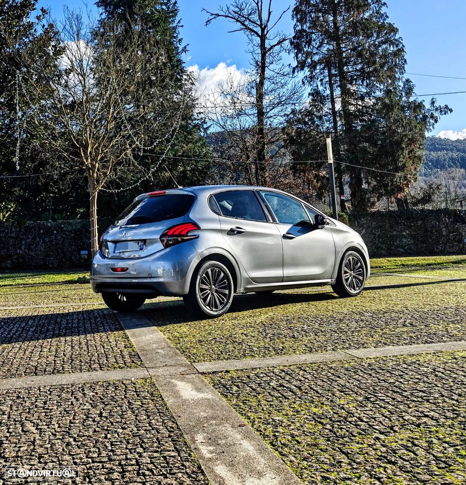 Peugeot 208 PureTech 110 Stop & Start Signature - 19