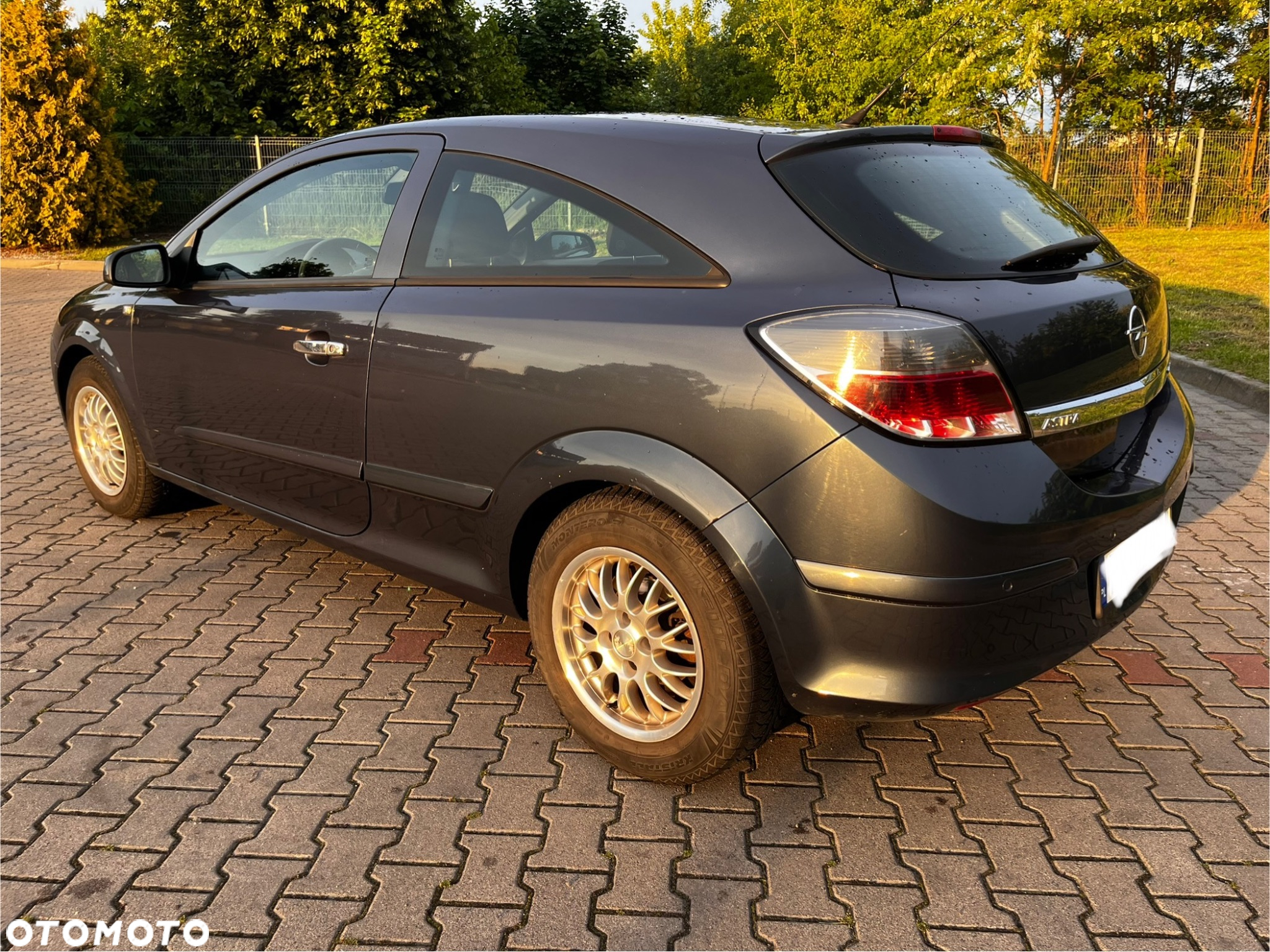 Opel Astra III GTC 1.6 Enjoy - 8
