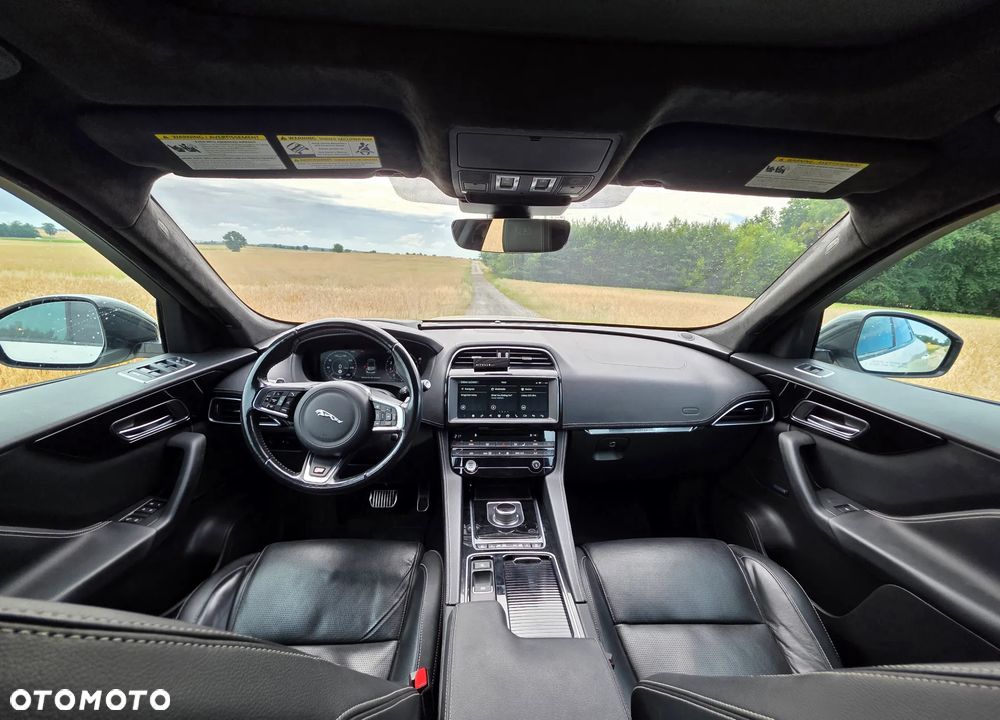 Jaguar F-Pace 3.0 V6 AWD S - 7