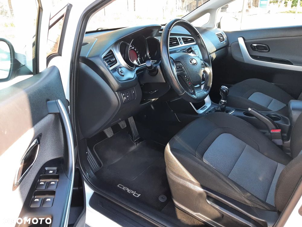 Kia Ceed 1.6 GDI Spirit - 12